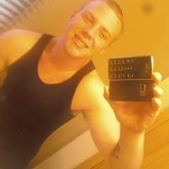 Profile Picture of Thomas Macarthur (@uhhhhtom) on Myspace