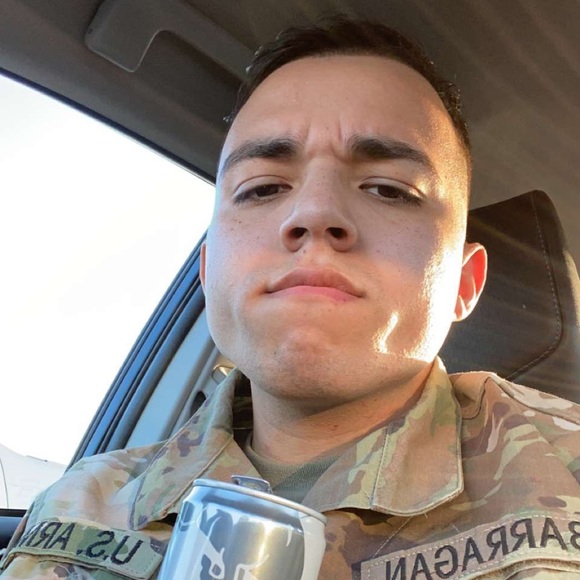 Profile Picture of Cesar Barragan (@cesarbarragan99) on Poshmark