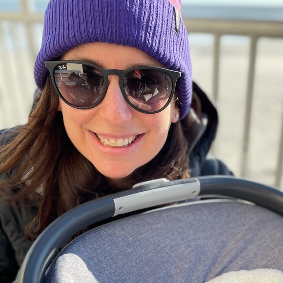 Profile Picture of Stephanie Smilowitz (@stephie319) on Poshmark