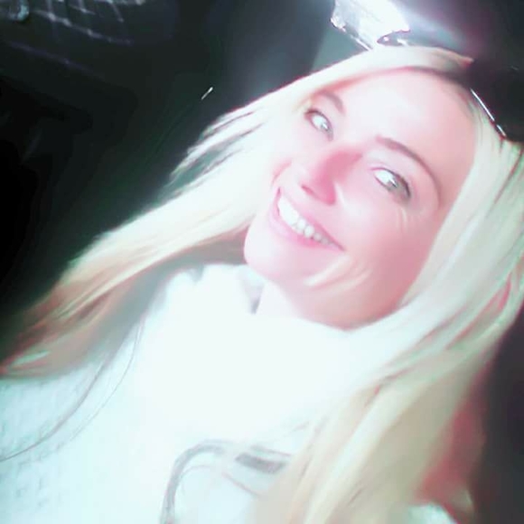 Profile Picture of Holly Smith-gitmed (@gitmedholly) on Poshmark