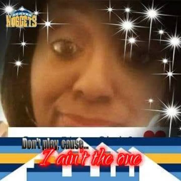 Profile Picture of April Lawrence (@gals62) on Poshmark