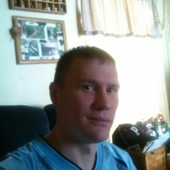 Profile Picture of Mark Grady (@grady80) on Poshmark