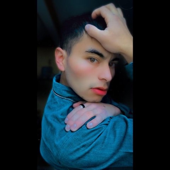 Profile Picture of Mauro Castro (@maurocastro558) on Poshmark