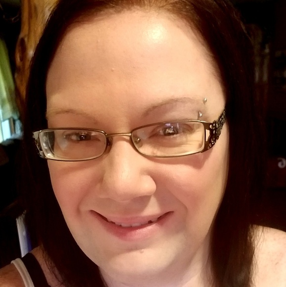 Profile Picture of Jessica Stubbs (@mommakekka) on Poshmark