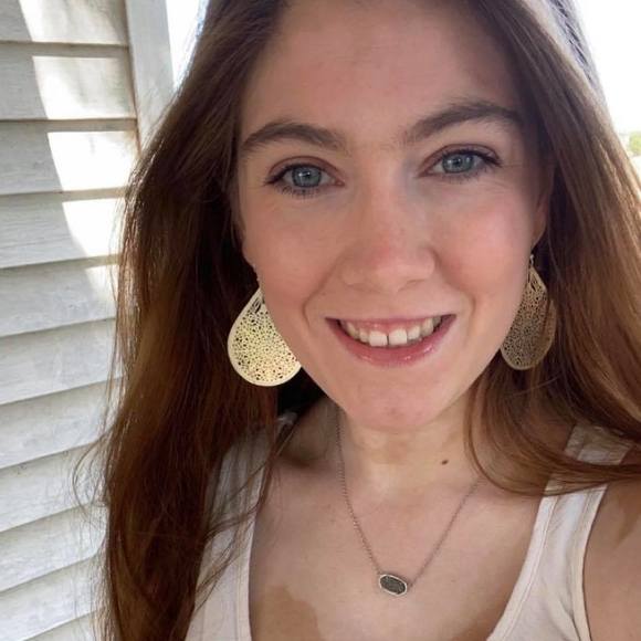 Profile Picture of Taylor Sutliff (@taylorsutliff) on Poshmark