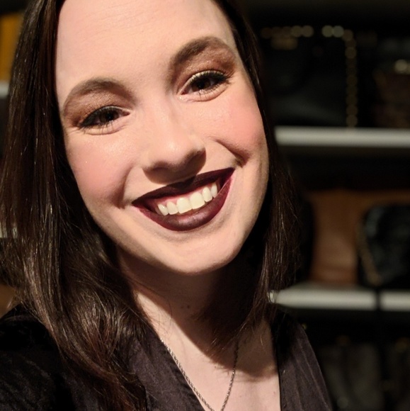 Profile Picture of Kathleen Salvo (@takovlas) on Poshmark