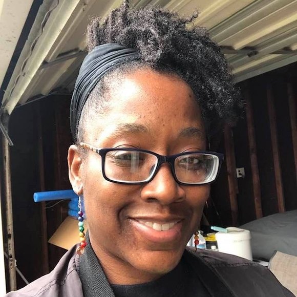 Robyn Howell - Poshmark Profile Picture of Robyn Howell (@rnew30) on Poshmark