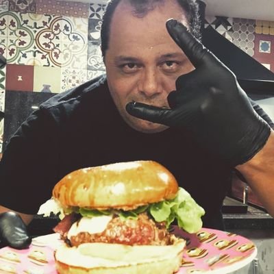 Profile Picture of Alex Pereira (@alexpereira2010) on Twitter