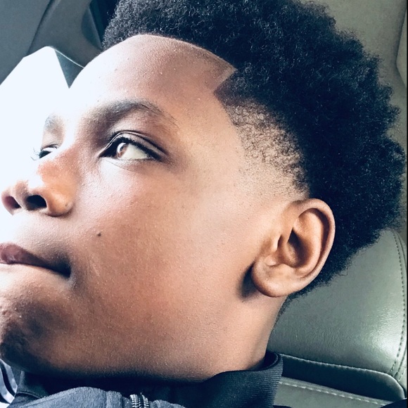 Profile Picture of Amarion Neuhoff (@amarion06) on Poshmark