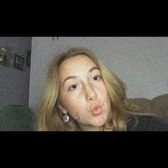Profile Picture of Kimberly Drain (@kimberlyann_203) on Poshmark