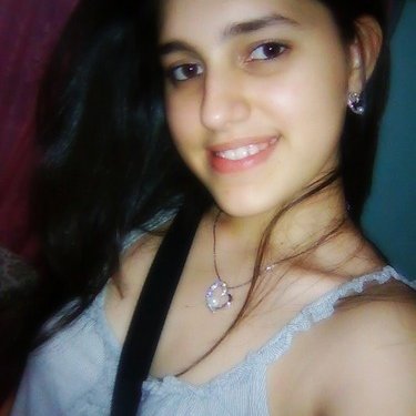 Profile Picture of Vivian Alvarado (@vivianj0910) on Twitter