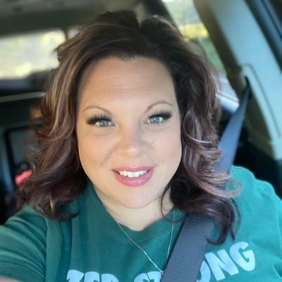 Profile Picture of SueAnn (@SueAnnHooks84) on Twitter