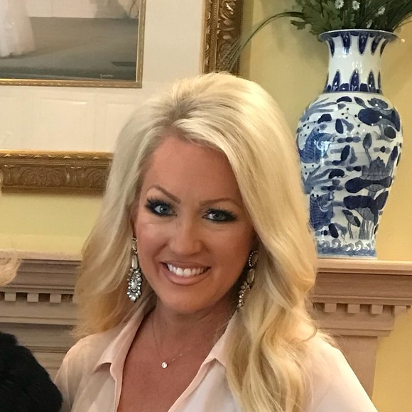 Profile Picture of Alisha Plummer (@biloxiblnd01) on Poshmark