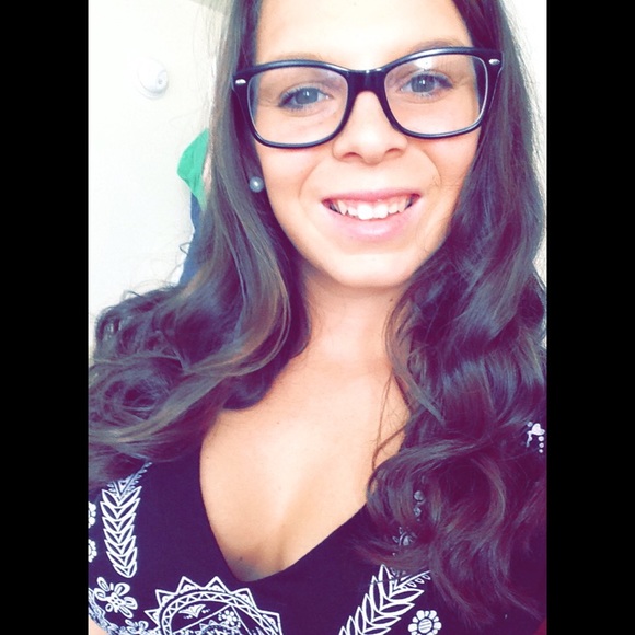 Profile Picture of Jordyn Hale (@jordynh01) on Poshmark