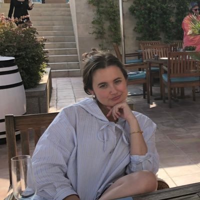 Profile Picture of Ellen Thomas (@ellenbthom) on Twitter