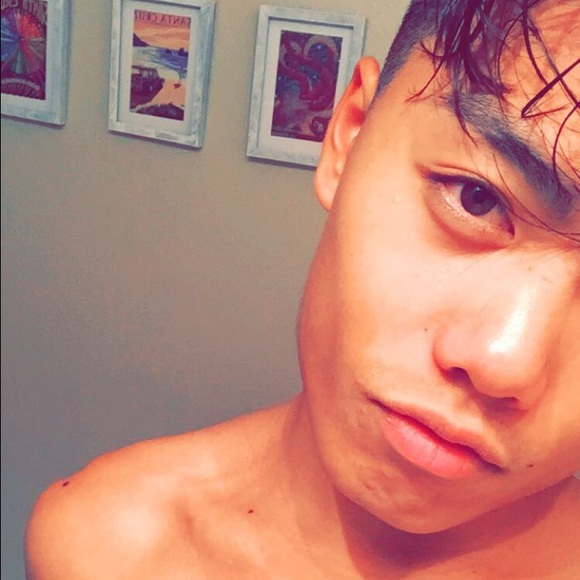 Profile Picture of Richard Chang (@rich_01) on Poshmark