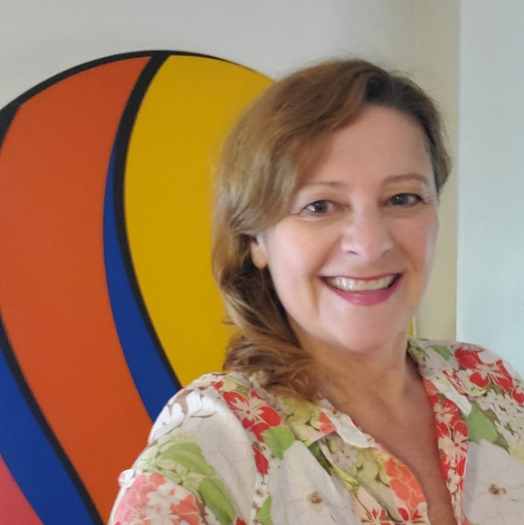 Profile Picture of Sherry Piercey (@sugrocks) on Poshmark