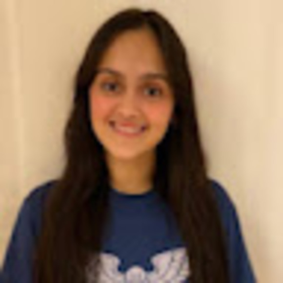 Profile Picture of Sofia Pedrosa (@sofia12pedrosa) on Poshmark