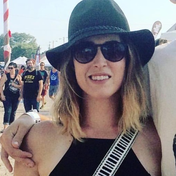 Profile Picture of Louisa Diffey (@ldiffey) on Poshmark