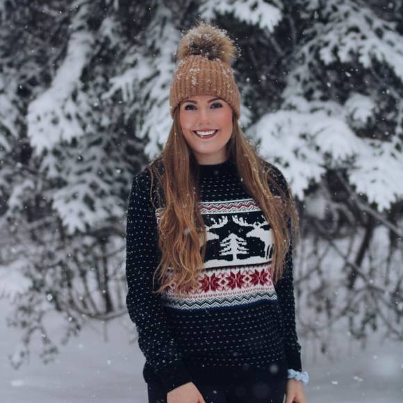 Profile Picture of Alexandra Horvath (@alexxhorvath) on Poshmark