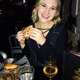 Profile Picture of Michaela Metter (@michaelametter) on Pinterest