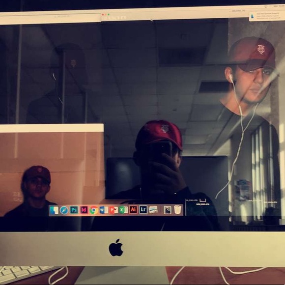 Profile Picture of Christopher Montijo (@cvrstopher) on Poshmark