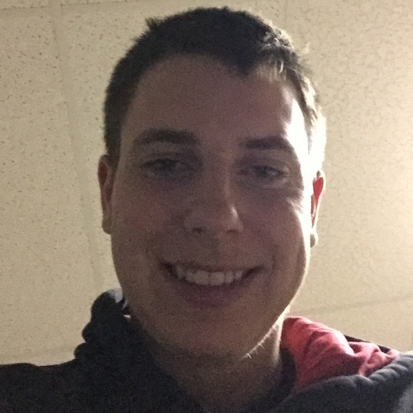 Profile Picture of Sam Streeter (@street25) on Poshmark