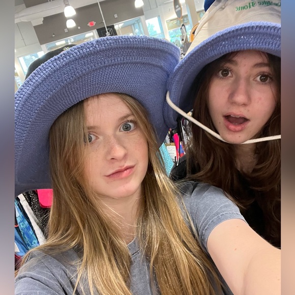 Profile Picture of Mckenna Clausen (@mckenna_clausen) on Poshmark