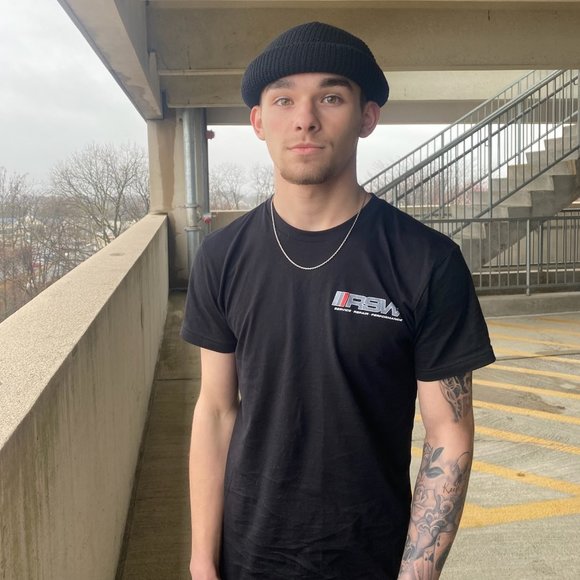 Profile Picture of Anthony Mazzucca (@anthonymazzucca) on Poshmark