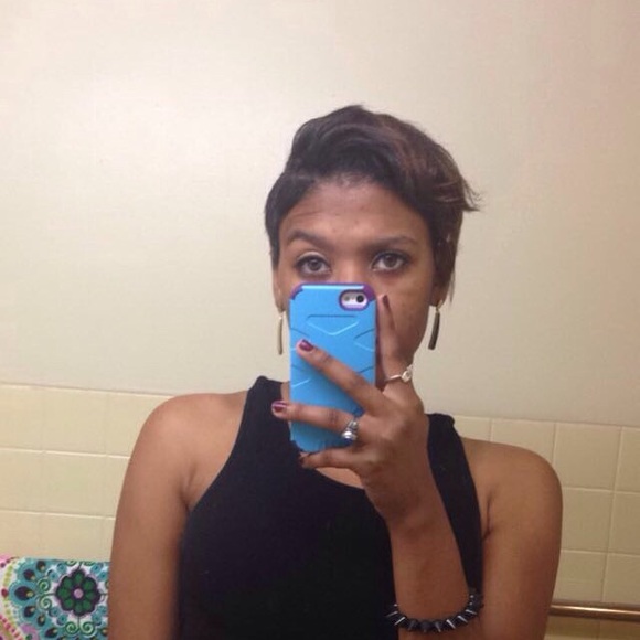 Profile Picture of Atiya Swain (@aswain5) on Poshmark