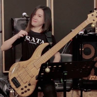 Profile Picture of Jie Ling (@jielingbassist) on Twitter