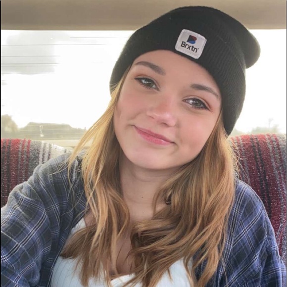 Profile Picture of Emma Thorson (@emma_thorson21) on Poshmark