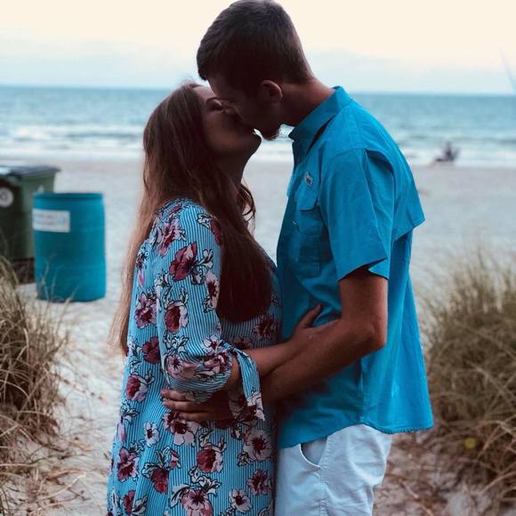 Profile Picture of Andrea Asher (@andreafaith12) on Poshmark
