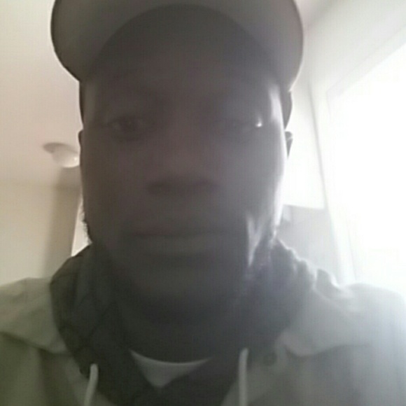 Profile Picture of Lorenzo Richardson (@larichards4104) on Poshmark