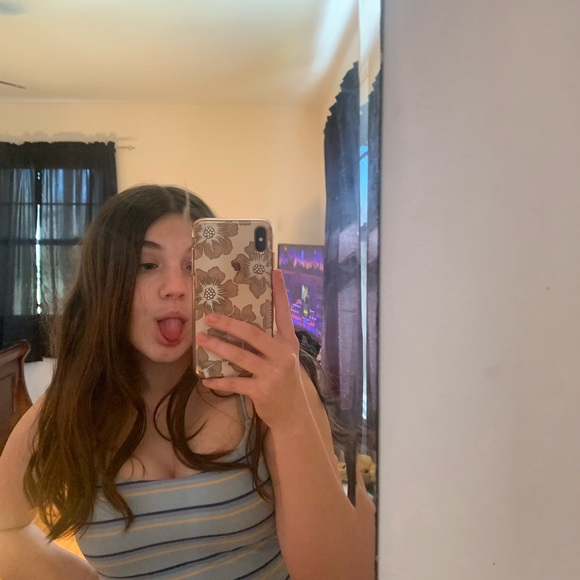 Profile Picture of Kailynne Verrette (@kailynneashley) on Poshmark