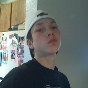 Profile Picture of Connor Samuelson (@connorloveshelen) on Myspace