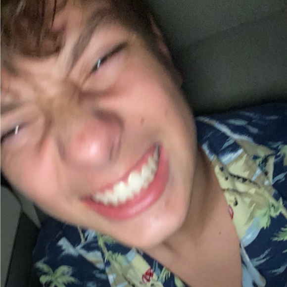 Lincoln Dzwik - Poshmark Profile Picture of Lincoln Dzwik (@lincolndzwik) on Poshmark