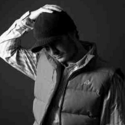 Profile Picture of Simon James Cornwell (@angrypigeons) on Twitter