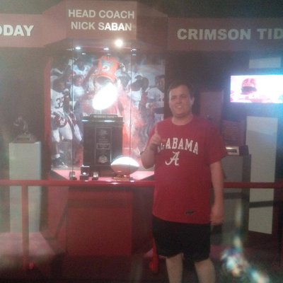 Profile Picture of Aaron Larsen (@AaronL_Pop) on Twitter