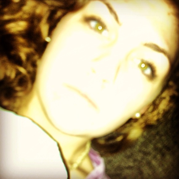 Profile Picture of Amber Zorn (@amberzorn1) on Poshmark