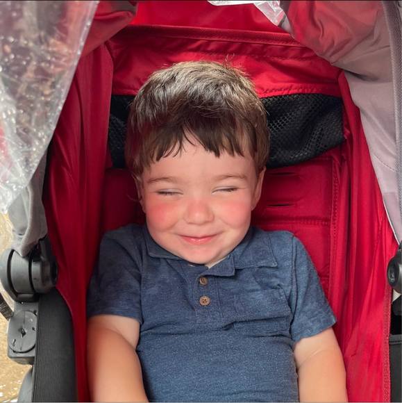 Profile Picture of Kelly Gebauer (@k_gebauer) on Poshmark