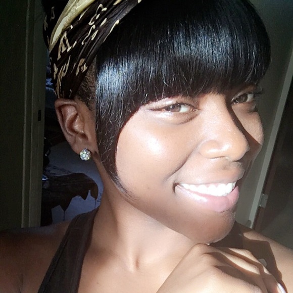 Profile Picture of B Roberts (@briellajay) on Poshmark