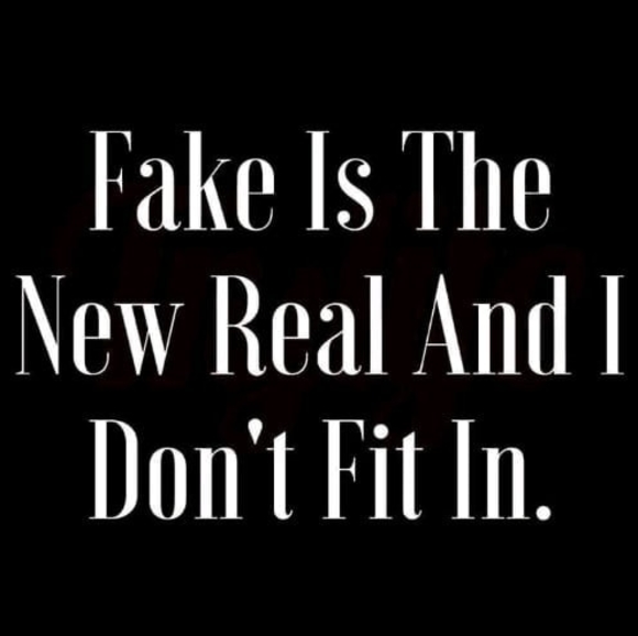 Profile Picture of Liz Kenty (@geminikenty) on Poshmark