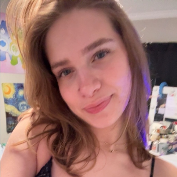 Profile Picture of Devin Marsico (@devinmarsico) on Poshmark