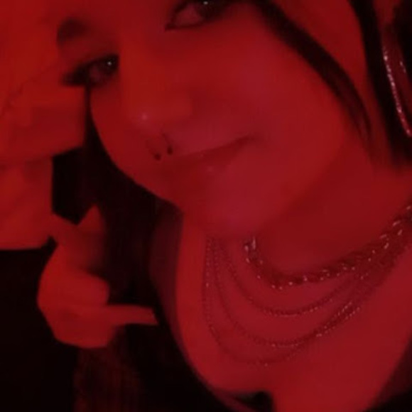 Profile Picture of Natalia Cherok (@730299) on Poshmark