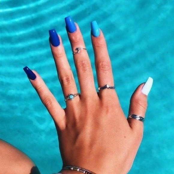 Profile Picture of Sami Shenyer (@sami016) on Poshmark