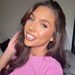 Profile Picture of Georgia Oxley (@georgiaoxleymua) on Tiktok