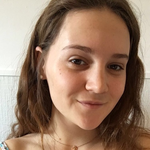 Profile Picture of Clara Fields (@claraxfields) on Poshmark