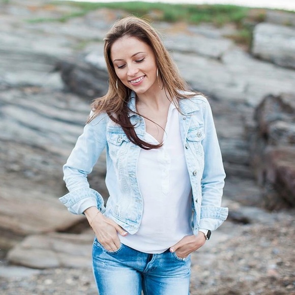 Profile Picture of Elena Mikuzis (@lenusa1983) on Poshmark