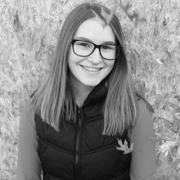 Profile Picture of Kayah Barker (@kayahbarker) on Poshmark